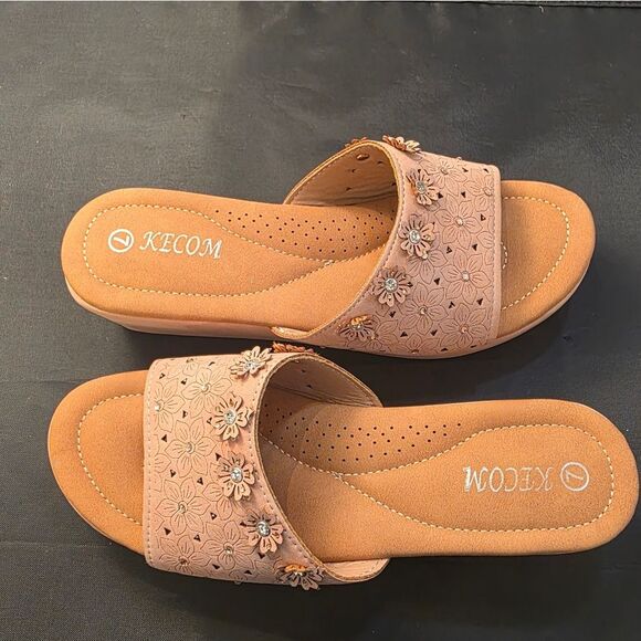 BRAND NEW KECOM WOMEN's FLORAL STUDDED DESIGN DETAIL SLIDE WEDGE SANDAL - Picture 11 of 14